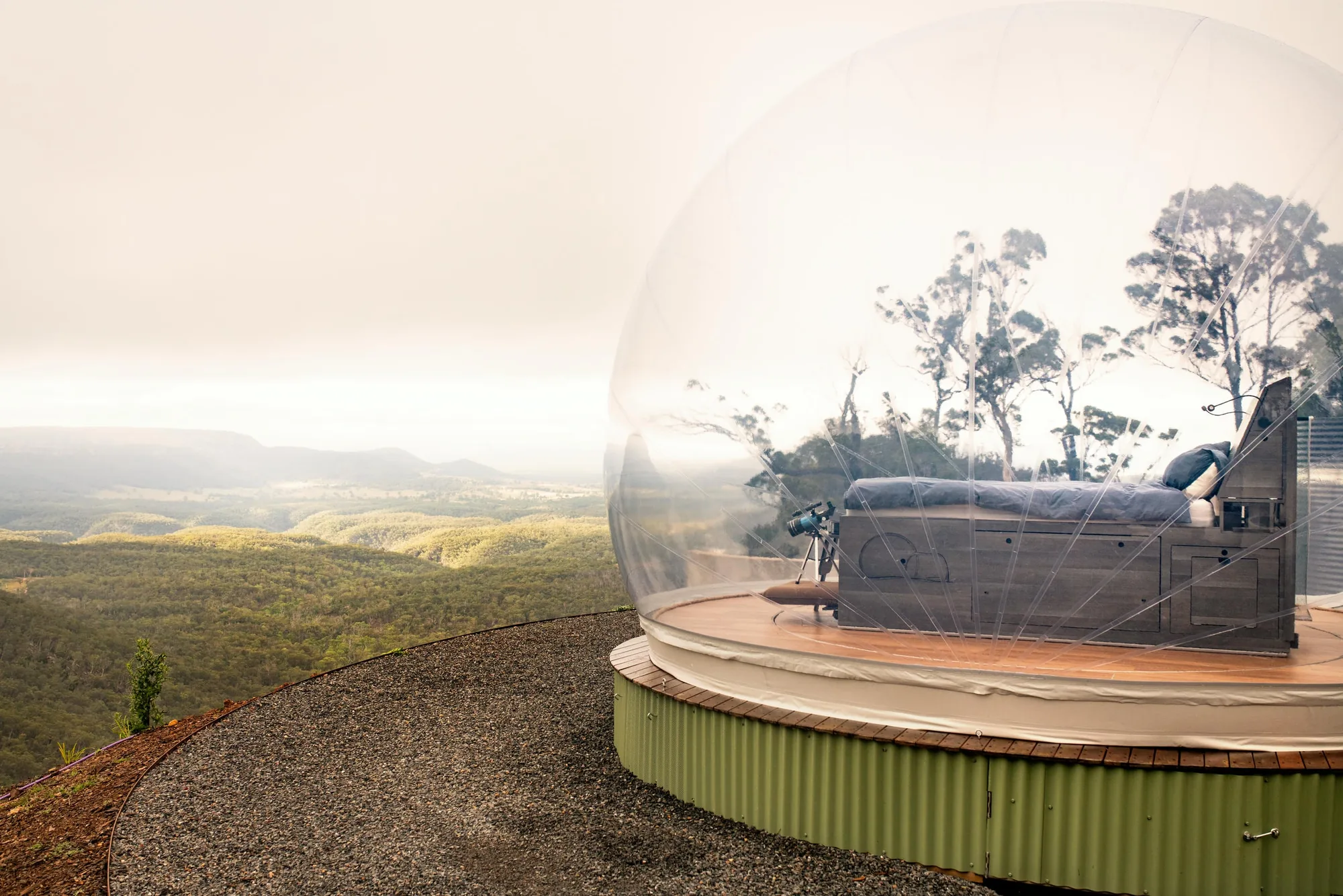 Capertee Valley — bubble suite above the canyon at first light