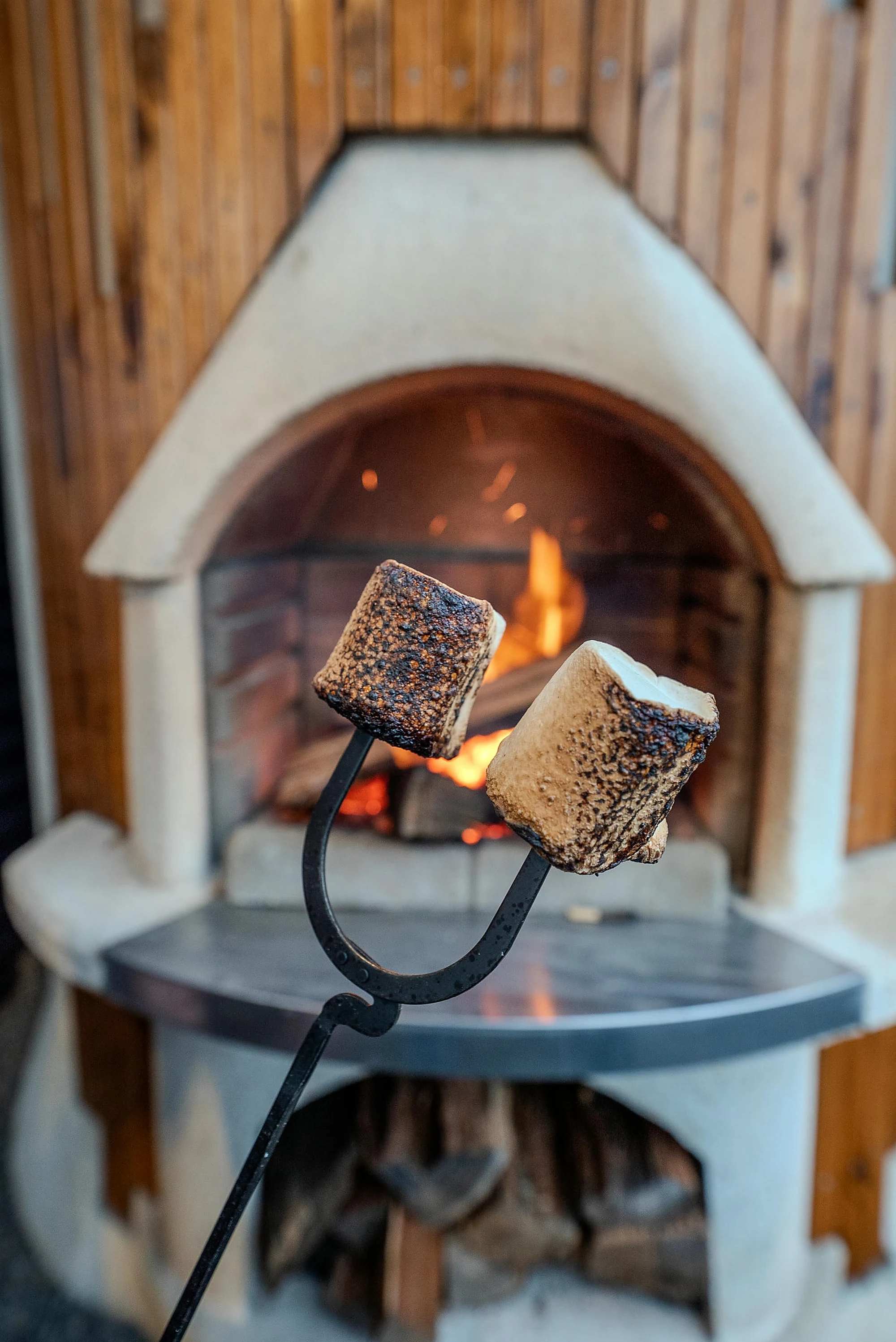Capertee Valley — marshmallows at the outdoor oven